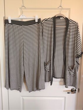 Simple by Suzanne Betro Striped Lounge Set (mixed size)